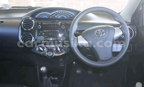 Buy Used Toyota Yaris White Car in Beitbridge in Matabeleland South Buy Used Toyota Yaris White Car in Beitbridge in Matabeleland South