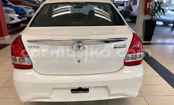 Buy Used Toyota Etios White Car in Beitbridge in Matabeleland South