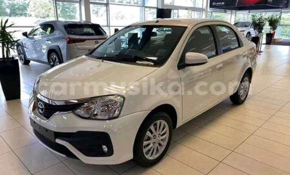 Acheter Occasion Voiture Toyota Etios Blanc à Beitbridge, Matabeleland South Acheter Occasion Voiture Toyota Etios Blanc à Beitbridge, Matabeleland South