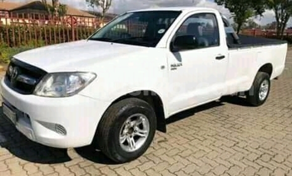 Nunua Ilio tumika Toyota Hilux Nyeupe Gari ndani ya Harare nchini Harare