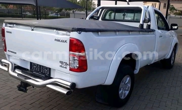 Nunua Ilio tumika Toyota Hilux Nyeupe Gari ndani ya Harare nchini Harare Nunua Ilio tumika Toyota Hilux Nyeupe Gari ndani ya Harare nchini Harare