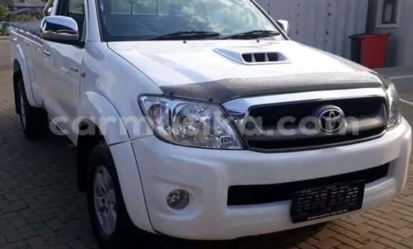 Buy Used Toyota Hilux White Car in Harare in Harare Buy Used Toyota Hilux White Car in Harare in Harare