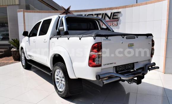 Tenga Tsaru Toyota Hilux Chena Mota in Harare in Harare Tenga Tsaru Toyota Hilux Chena Mota in Harare in Harare