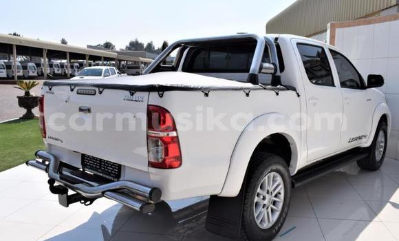 Tenga Tsaru Toyota Hilux Chena Mota in Harare in Harare Tenga Tsaru Toyota Hilux Chena Mota in Harare in Harare