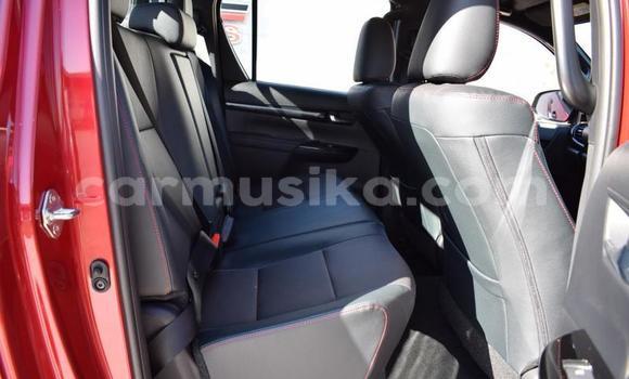 Tenga Tsaru Toyota Hilux Tsvuku Mota in Harare in Harare Tenga Tsaru Toyota Hilux Tsvuku Mota in Harare in Harare