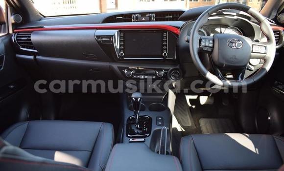Tenga Tsaru Toyota Hilux Tsvuku Mota in Harare in Harare Tenga Tsaru Toyota Hilux Tsvuku Mota in Harare in Harare