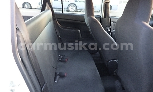 Acheter Occasion Voiture Toyota Vitz Gris à Beitbridge, Matabeleland South Acheter Occasion Voiture Toyota Vitz Gris à Beitbridge, Matabeleland South