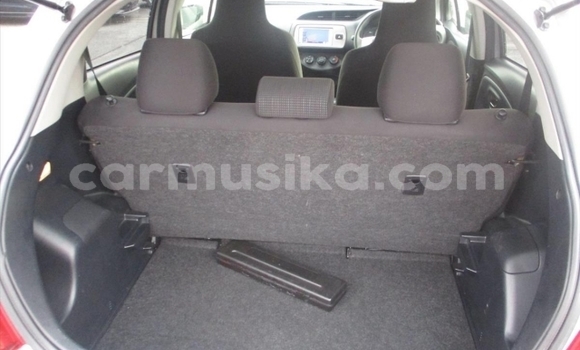 Acheter Occasion Voiture Toyota Vitz Gris à Beitbridge, Matabeleland South Acheter Occasion Voiture Toyota Vitz Gris à Beitbridge, Matabeleland South