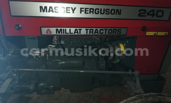 Nunua Ilio tumika Mitsubishi L400 Nyekundu Lori ndani ya Beitbridge nchini Matabeleland Kusini Nunua Ilio tumika Mitsubishi L400 Nyekundu Lori ndani ya Beitbridge nchini Matabeleland Kusini