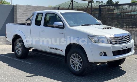 Buy Used Toyota Hilux White Car in Harare in Harare Buy Used Toyota Hilux White Car in Harare in Harare