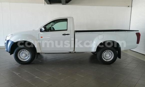 Nunua Ilio tumika Isuzu D–MAX Nyeupe Gari ndani ya Harare nchini Harare Nunua Ilio tumika Isuzu D–MAX Nyeupe Gari ndani ya Harare nchini Harare