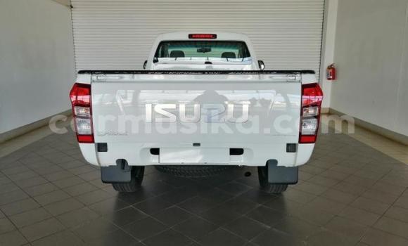 Nunua Ilio tumika Isuzu D–MAX Nyeupe Gari ndani ya Harare nchini Harare Nunua Ilio tumika Isuzu D–MAX Nyeupe Gari ndani ya Harare nchini Harare