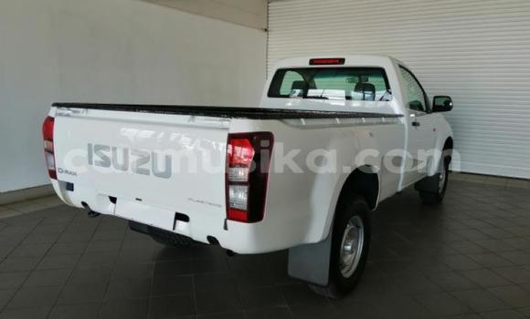 Nunua Ilio tumika Isuzu D–MAX Nyeupe Gari ndani ya Harare nchini Harare Nunua Ilio tumika Isuzu D–MAX Nyeupe Gari ndani ya Harare nchini Harare