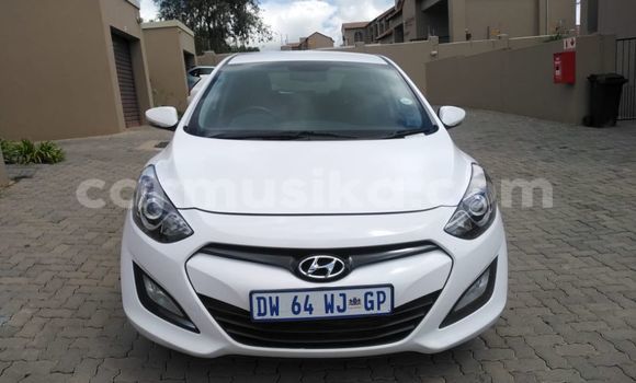 Buy Used Hyundai i30 White Car in Beitbridge in Matabeleland South Buy Used Hyundai i30 White Car in Beitbridge in Matabeleland South