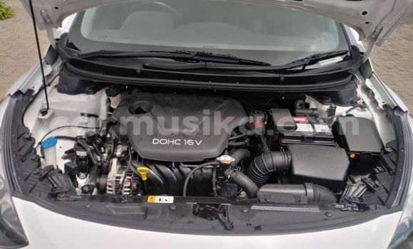 Buy Used Hyundai i30 White Car in Beitbridge in Matabeleland South Buy Used Hyundai i30 White Car in Beitbridge in Matabeleland South