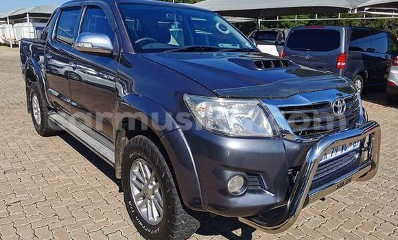 Buy Used Toyota Hilux Silver Car in Beitbridge in Matabeleland South