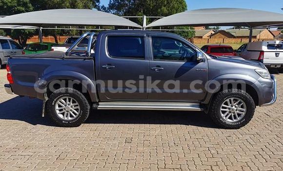 Buy Used Toyota Hilux Silver Car in Beitbridge in Matabeleland South Buy Used Toyota Hilux Silver Car in Beitbridge in Matabeleland South
