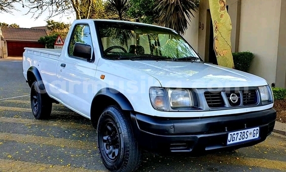 Acheter Occasion Voiture Nissan Hardbody Blanc à Beitbridge, Matabeleland South