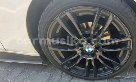 Acheter Occasion Voiture BMW 3200 Blanc à Bulawayo, Bulawayo Acheter Occasion Voiture BMW 3200 Blanc à Bulawayo, Bulawayo
