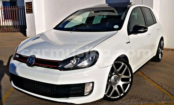 Tenga Tsaru Volkswagen Golf GTI Chena Mota in Beitbridge in Matabeleland South