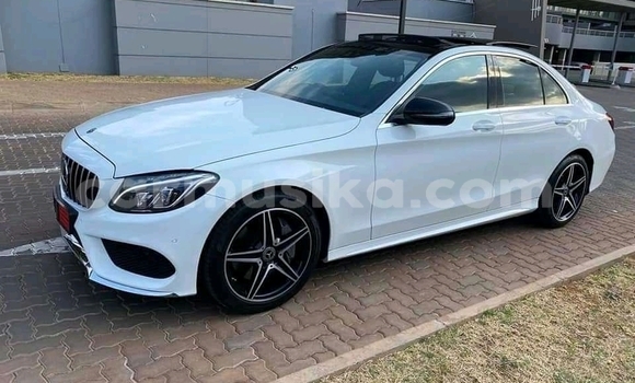 Acheter Occasion Voiture Mercedes‒Benz C–Class Blanc à Beitbridge, Matabeleland South