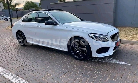 Tenga Tsaru Mercedes‒Benz C–Class Chena Mota in Beitbridge in Matabeleland South Tenga Tsaru Mercedes‒Benz C–Class Chena Mota in Beitbridge in Matabeleland South