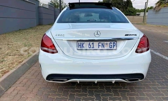 Tenga Tsaru Mercedes‒Benz C–Class Chena Mota in Beitbridge in Matabeleland South Tenga Tsaru Mercedes‒Benz C–Class Chena Mota in Beitbridge in Matabeleland South