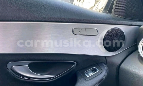 Tenga Tsaru Mercedes‒Benz C–Class Chena Mota in Beitbridge in Matabeleland South Tenga Tsaru Mercedes‒Benz C–Class Chena Mota in Beitbridge in Matabeleland South