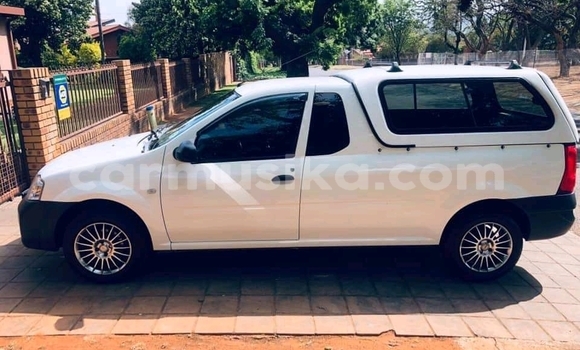 Tenga Tsaru Nissan NV200 Chena Mota in Beitbridge in Matabeleland South Tenga Tsaru Nissan NV200 Chena Mota in Beitbridge in Matabeleland South