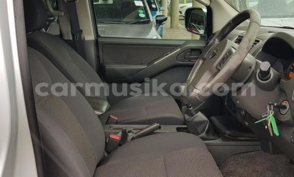 Nunua Ilio tumika Nissan Navara Fedha Gari ndani ya Harare nchini Harare Nunua Ilio tumika Nissan Navara Fedha Gari ndani ya Harare nchini Harare