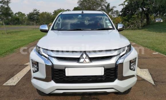 Nunua Ilio tumika Mitsubishi Frontera Fedha Gari ndani ya Harare nchini Harare Nunua Ilio tumika Mitsubishi Frontera Fedha Gari ndani ya Harare nchini Harare