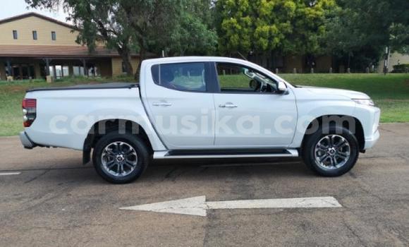 Nunua Ilio tumika Mitsubishi Frontera Fedha Gari ndani ya Harare nchini Harare Nunua Ilio tumika Mitsubishi Frontera Fedha Gari ndani ya Harare nchini Harare