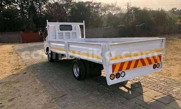 Tenga Tsaru Toyota Dyna Chena Rori in Beitbridge in Matabeleland South Tenga Tsaru Toyota Dyna Chena Rori in Beitbridge in Matabeleland South