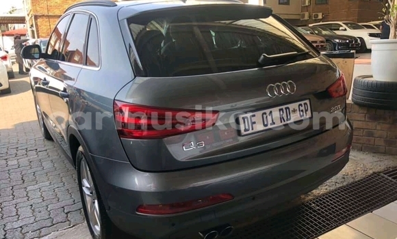 Nunua Ilio tumika Audi Q3 Fedha Gari ndani ya Beitbridge nchini Matabeleland Kusini Nunua Ilio tumika Audi Q3 Fedha Gari ndani ya Beitbridge nchini Matabeleland Kusini