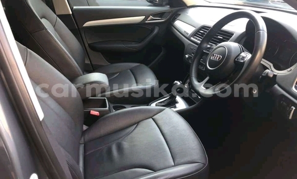 Nunua Ilio tumika Audi Q3 Fedha Gari ndani ya Beitbridge nchini Matabeleland Kusini Nunua Ilio tumika Audi Q3 Fedha Gari ndani ya Beitbridge nchini Matabeleland Kusini