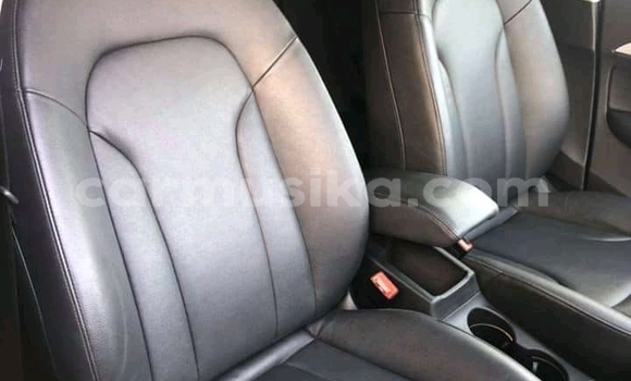 Nunua Ilio tumika Audi Q3 Fedha Gari ndani ya Beitbridge nchini Matabeleland Kusini Nunua Ilio tumika Audi Q3 Fedha Gari ndani ya Beitbridge nchini Matabeleland Kusini