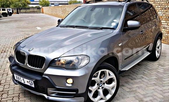 Nunua Ilio tumika BMW X5 Fedha Gari ndani ya Beitbridge nchini Matabeleland Kusini Nunua Ilio tumika BMW X5 Fedha Gari ndani ya Beitbridge nchini Matabeleland Kusini