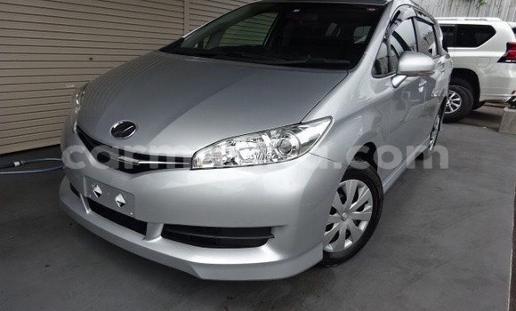 Nunua Ilio tumika Toyota Wish Fedha Gari ndani ya Beitbridge nchini Matabeleland Kusini