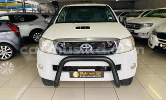 Acheter Occasion Voiture Toyota Hilux Blanc à Beitbridge, Matabeleland South Acheter Occasion Voiture Toyota Hilux Blanc à Beitbridge, Matabeleland South