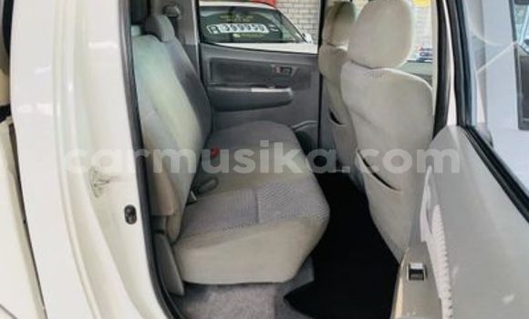 Acheter Occasion Voiture Toyota Hilux Blanc à Beitbridge, Matabeleland South Acheter Occasion Voiture Toyota Hilux Blanc à Beitbridge, Matabeleland South