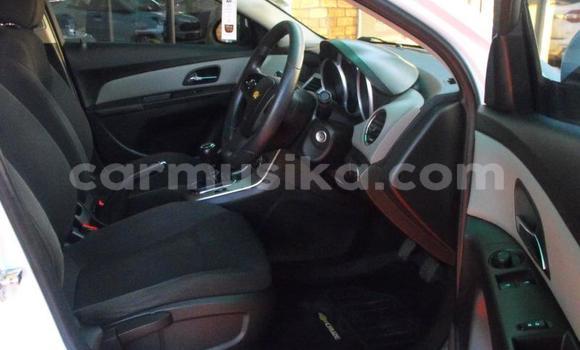 Acheter Occasion Voiture Chevrolet Cruze Blanc à Beitbridge, Matabeleland South Acheter Occasion Voiture Chevrolet Cruze Blanc à Beitbridge, Matabeleland South