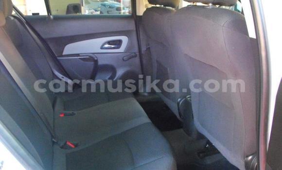 Acheter Occasion Voiture Chevrolet Cruze Blanc à Beitbridge, Matabeleland South Acheter Occasion Voiture Chevrolet Cruze Blanc à Beitbridge, Matabeleland South