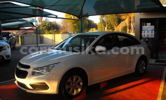 Acheter Occasion Voiture Chevrolet Cruze Blanc à Beitbridge, Matabeleland South Acheter Occasion Voiture Chevrolet Cruze Blanc à Beitbridge, Matabeleland South