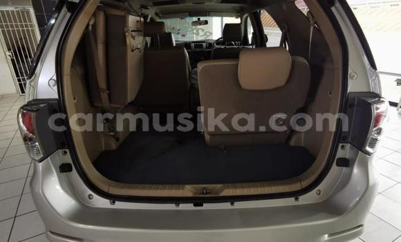 Acheter Occasion Voiture Toyota Fortuner Gris à Beitbridge, Matabeleland South Acheter Occasion Voiture Toyota Fortuner Gris à Beitbridge, Matabeleland South