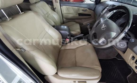 Acheter Occasion Voiture Toyota Fortuner Gris à Beitbridge, Matabeleland South Acheter Occasion Voiture Toyota Fortuner Gris à Beitbridge, Matabeleland South