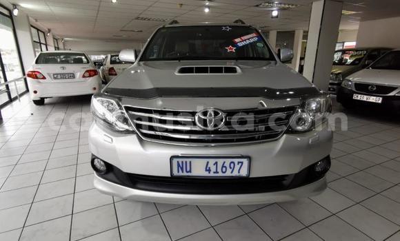 Acheter Occasion Voiture Toyota Fortuner Gris à Beitbridge, Matabeleland South Acheter Occasion Voiture Toyota Fortuner Gris à Beitbridge, Matabeleland South