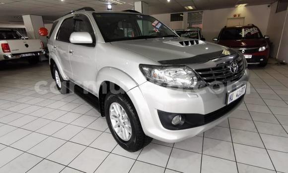 Acheter Occasion Voiture Toyota Fortuner Gris à Beitbridge, Matabeleland South Acheter Occasion Voiture Toyota Fortuner Gris à Beitbridge, Matabeleland South