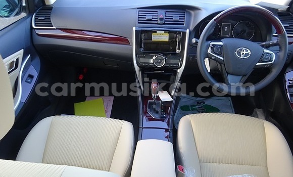 Buy Used Toyota Allion White Car in Beitbridge in Matabeleland South Buy Used Toyota Allion White Car in Beitbridge in Matabeleland South