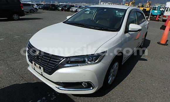 Buy Used Toyota Allion White Car in Beitbridge in Matabeleland South