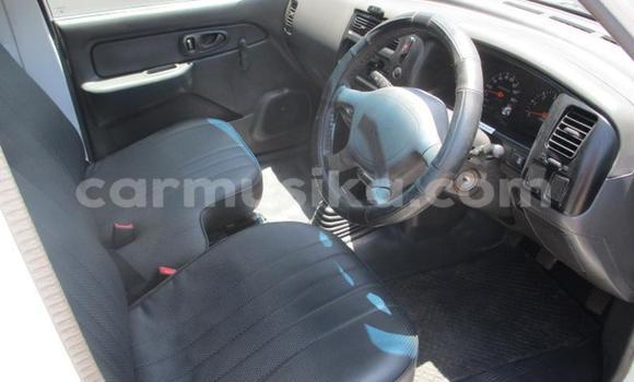 Buy Used Mitsubishi Colt White Car in Beitbridge in Matabeleland South Buy Used Mitsubishi Colt White Car in Beitbridge in Matabeleland South